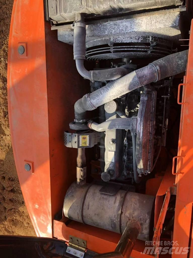 Doosan 220-7 Roomikekskavaatorid