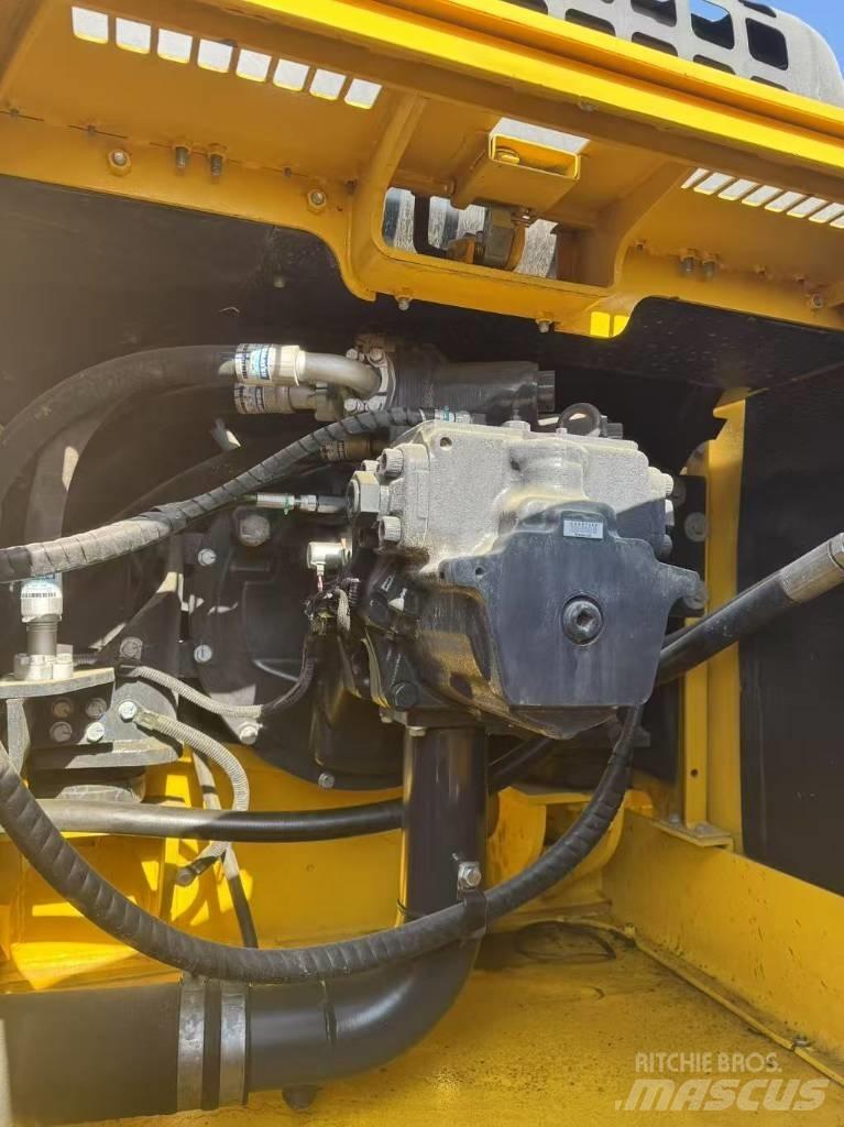 Komatsu PC 350-7 Roomikekskavaatorid