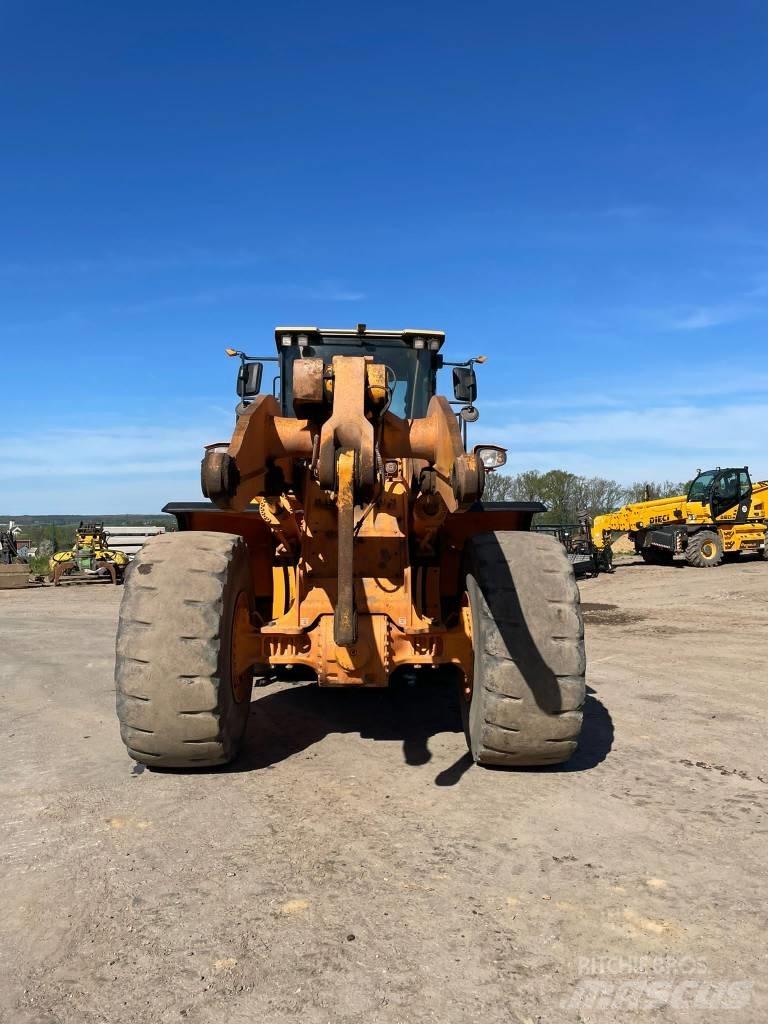 Hyundai HL 975 Rataslaadurid