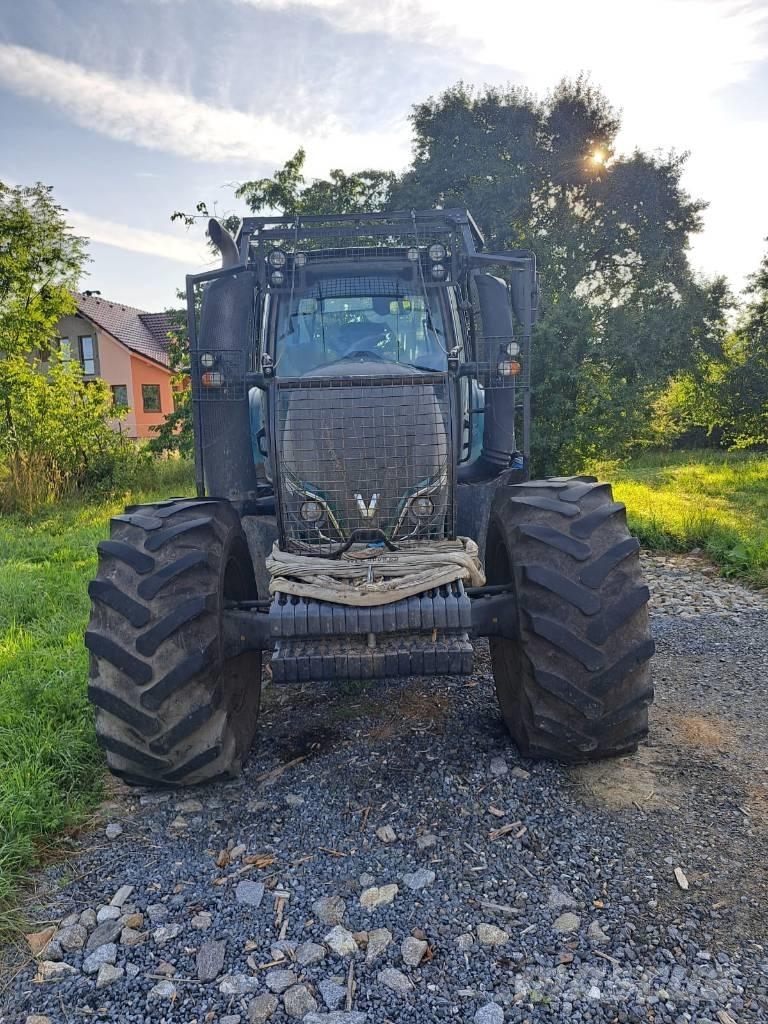 Valtra T 234 Direct Metsatööks kohandatud traktorid