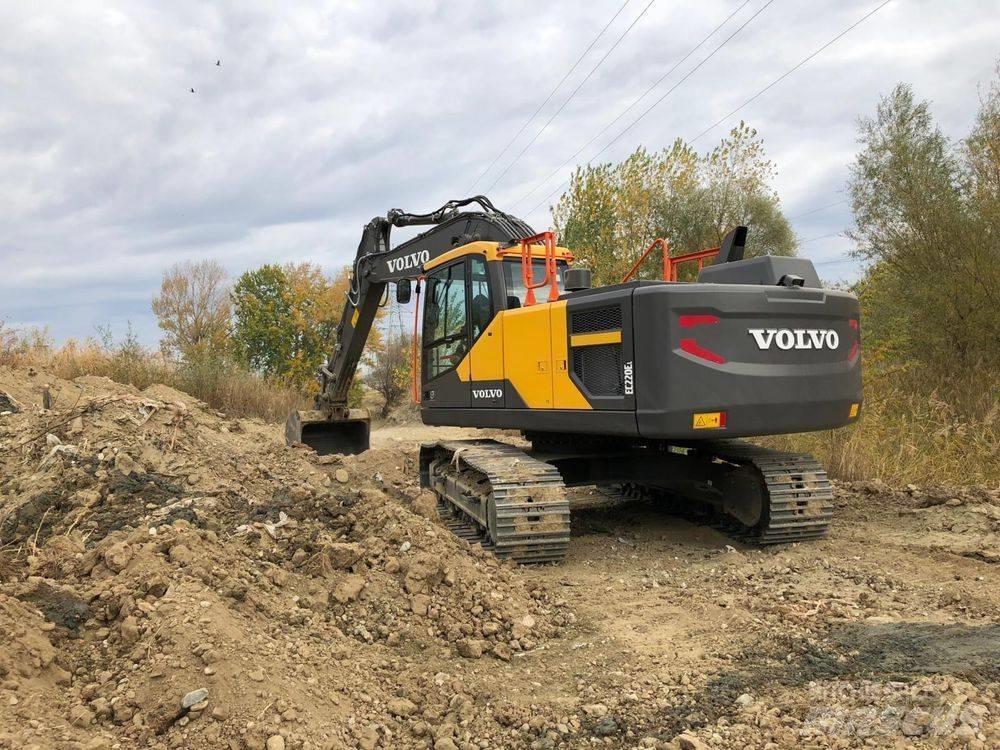 Volvo EC220 EL Roomikekskavaatorid