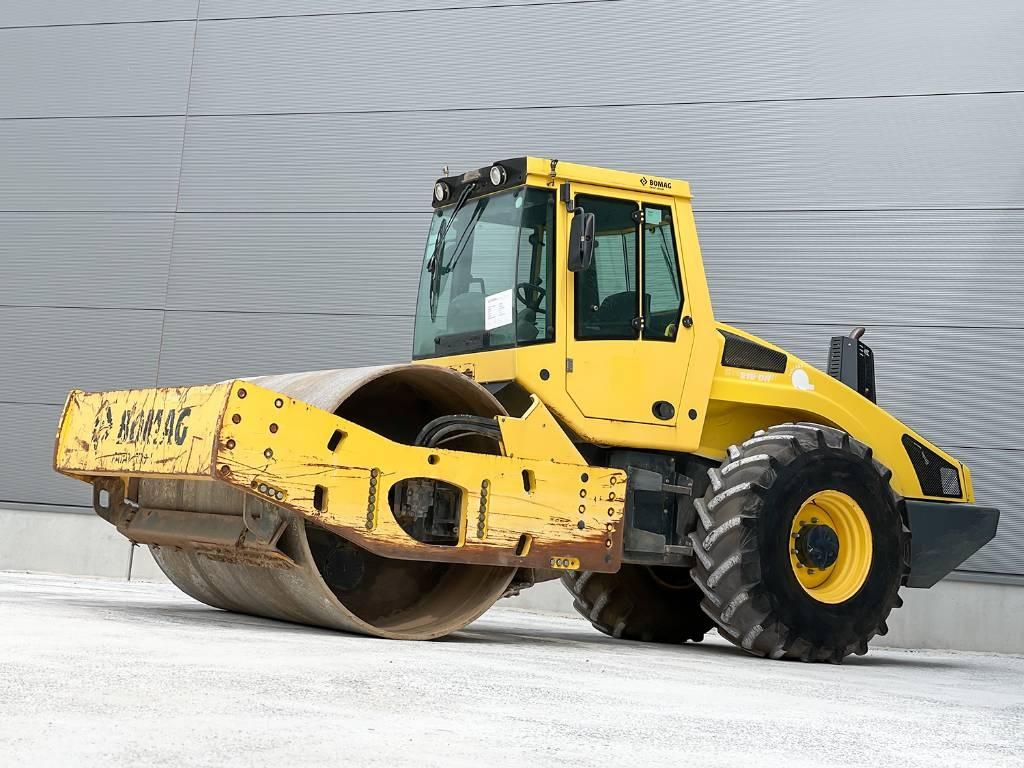 Bomag BW 216 DH-4i Ühe trumliga rullid
