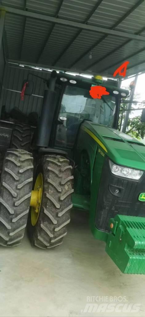 John Deere 8R·3204 Traktorid