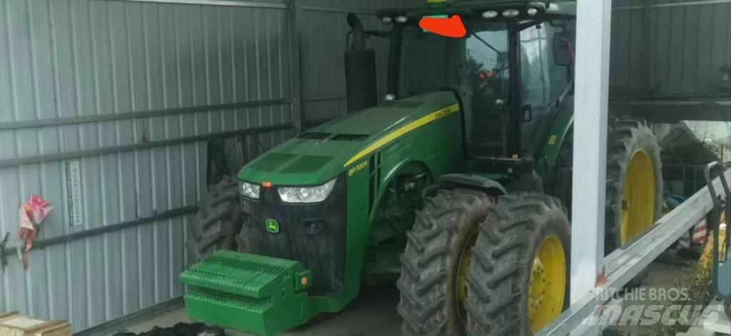 John Deere 8R·3204 Traktorid