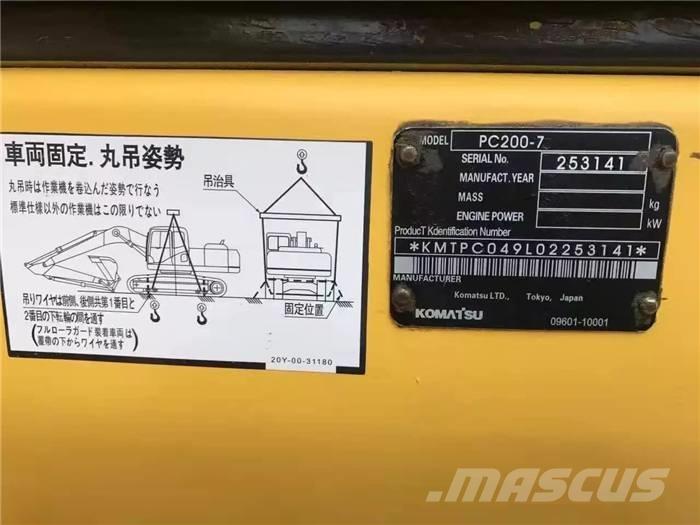 Komatsu PC 200-7 Roomikekskavaatorid