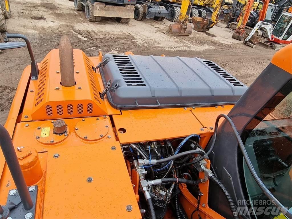 Doosan DX 140 LC-3 Roomikekskavaatorid