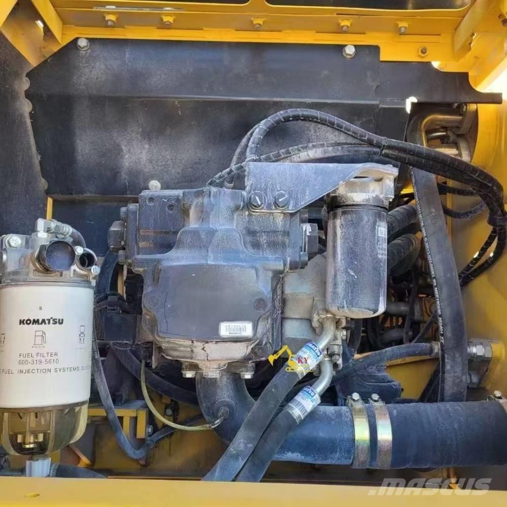 Komatsu PC 210-8 Roomikekskavaatorid
