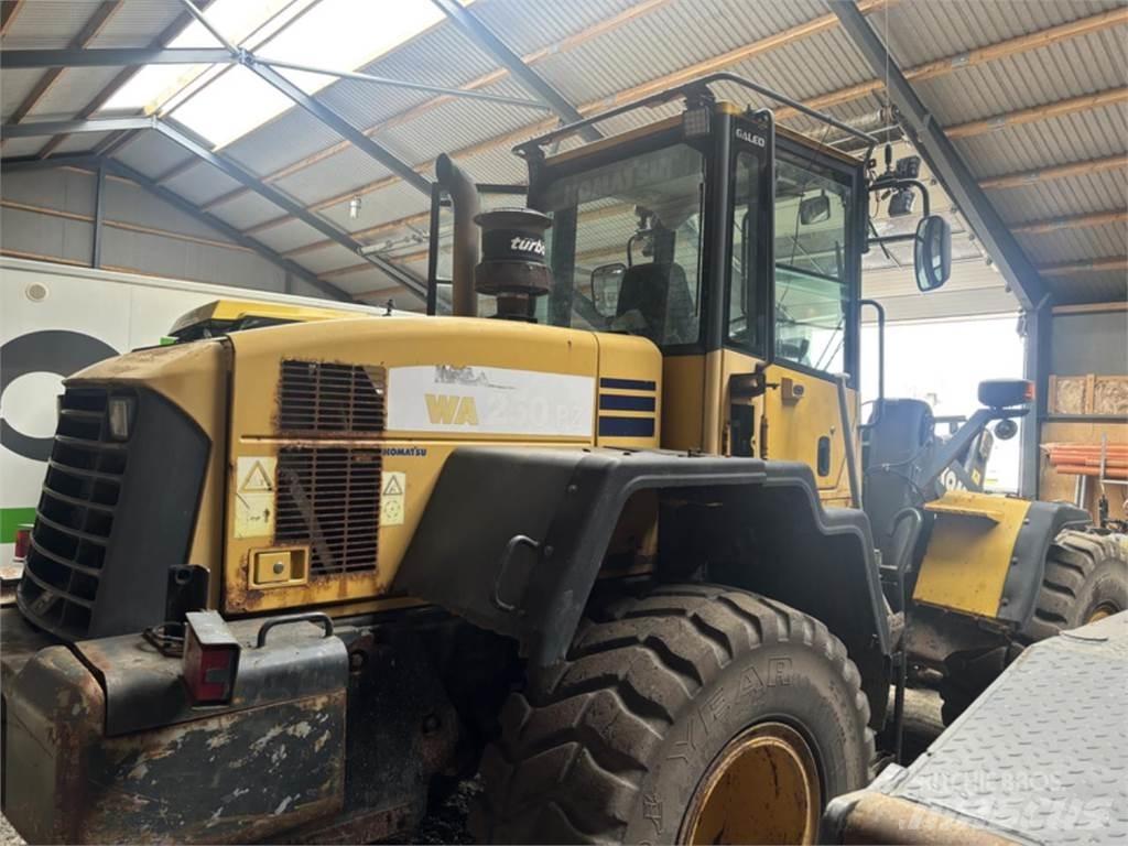 Komatsu WA250PZ-5 Rataslaadurid