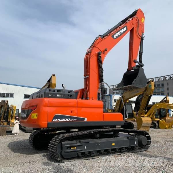 Doosan 300LC-9C Roomikekskavaatorid
