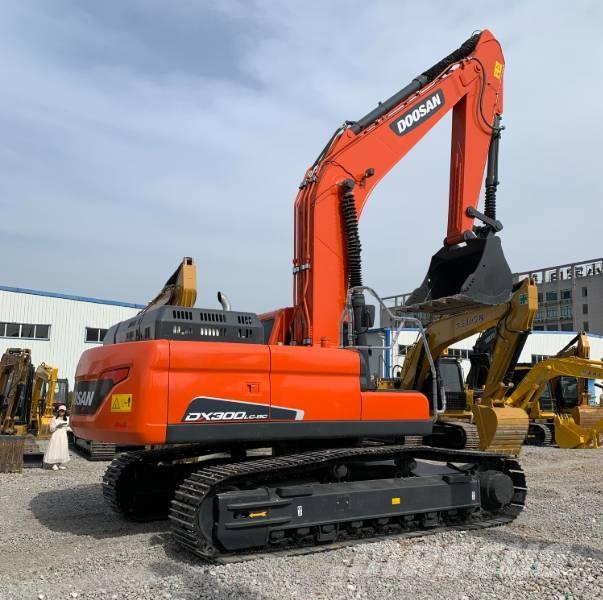 Doosan 300LC-9C Roomikekskavaatorid