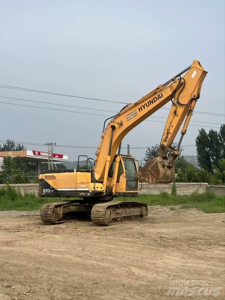 Hyundai R220-9S Roomikekskavaatorid