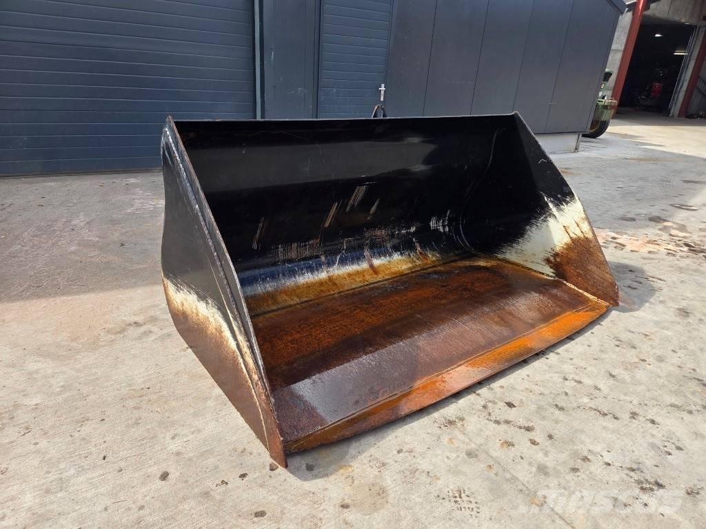 JLG 2450 / 2400 Frontaallaadurite tarvikud