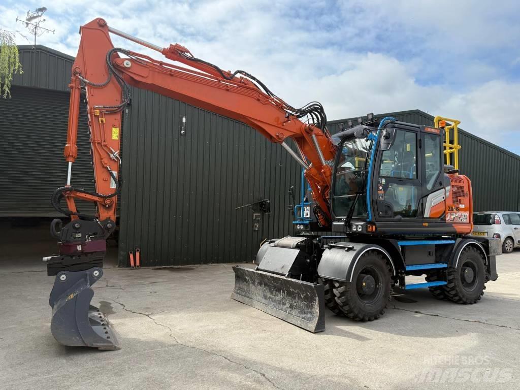 Hitachi ZX 135 W-7 Ratasekskavaatorid