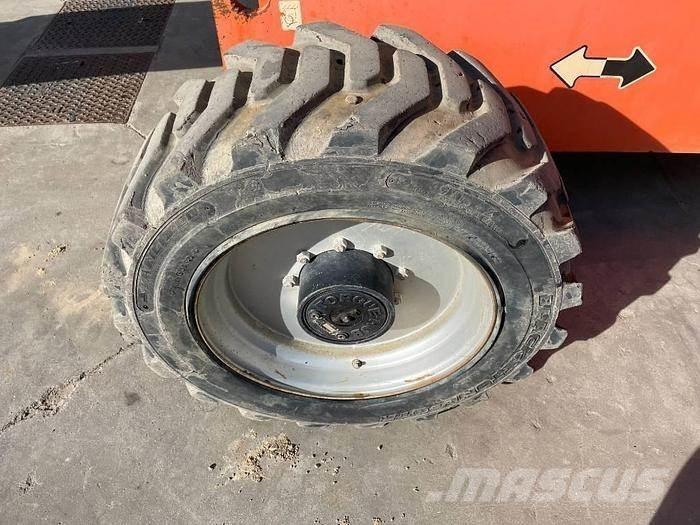 JLG 660 SJ Teleskoop poomtõstukid