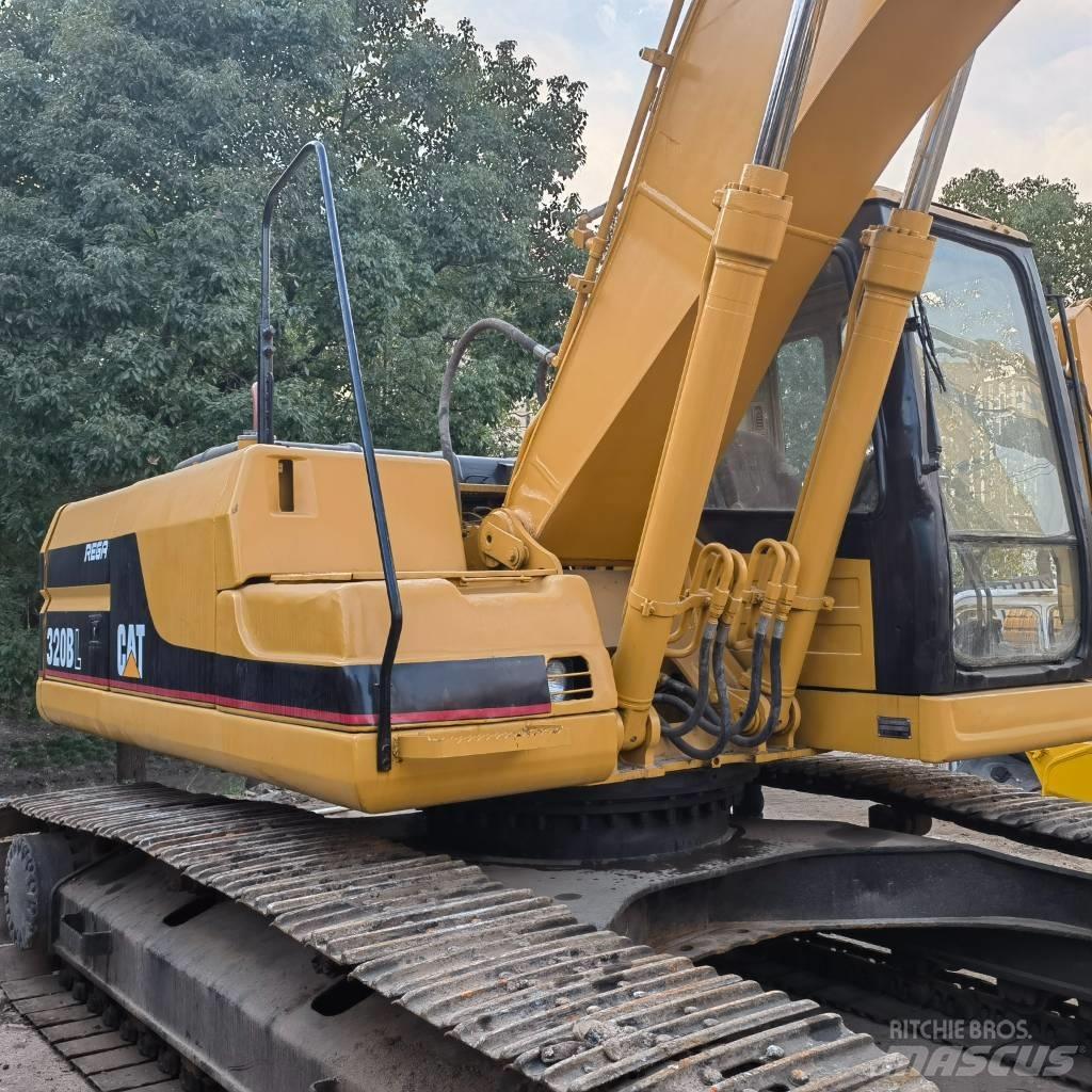 CAT 320 B LC Roomikekskavaatorid