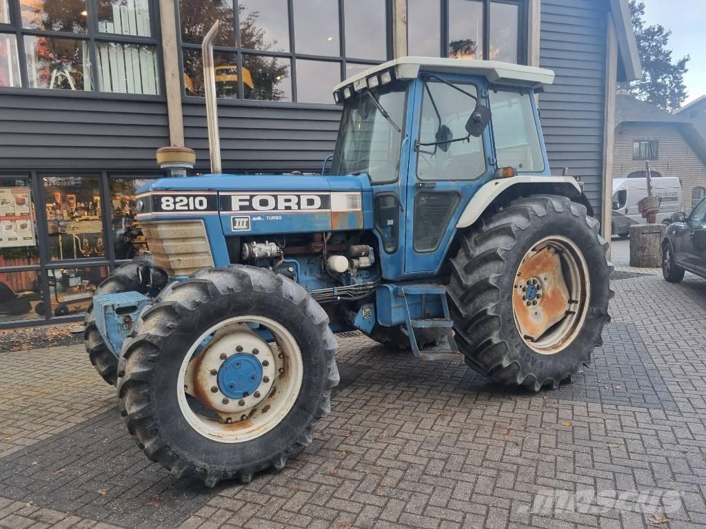 Ford 8210 Traktorid