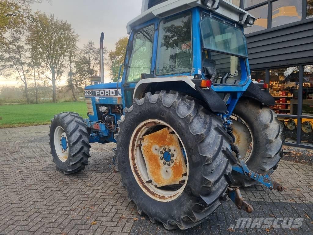 Ford 8210 Traktorid