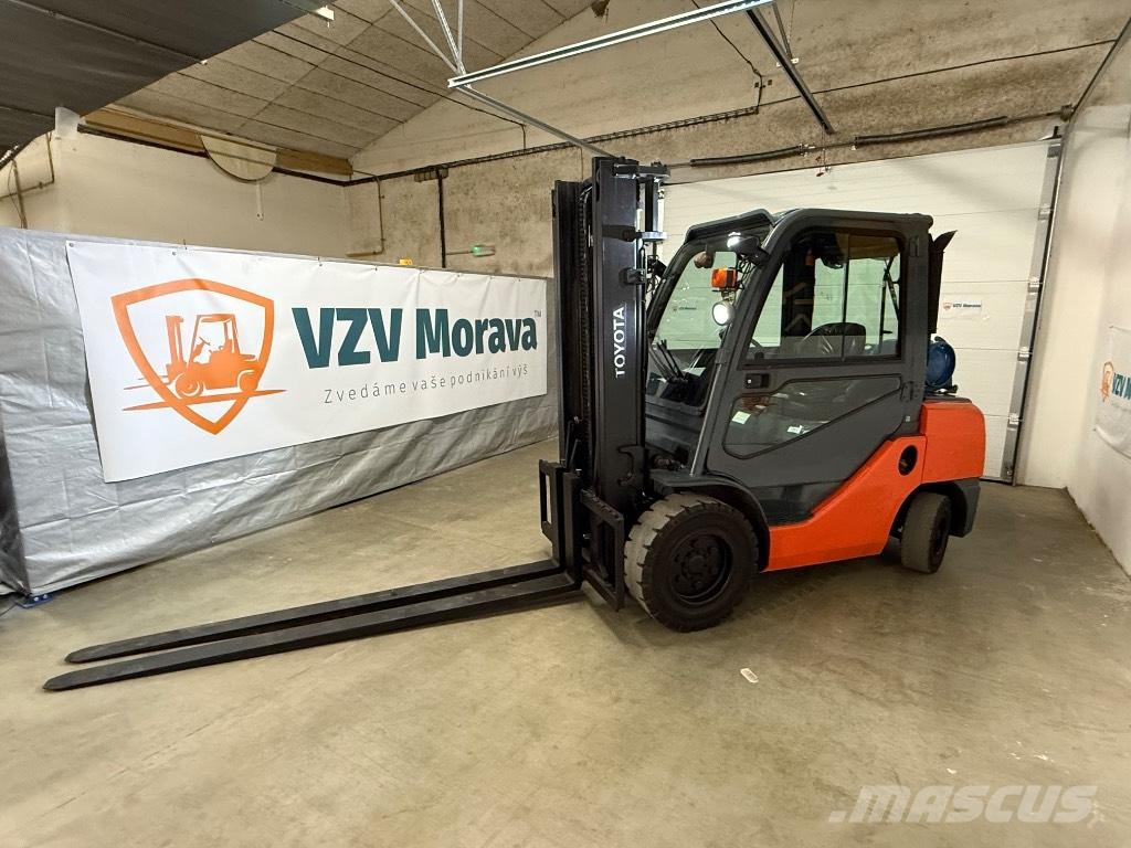 Toyota 02-8 FGJF 35 Gaasitõstukid