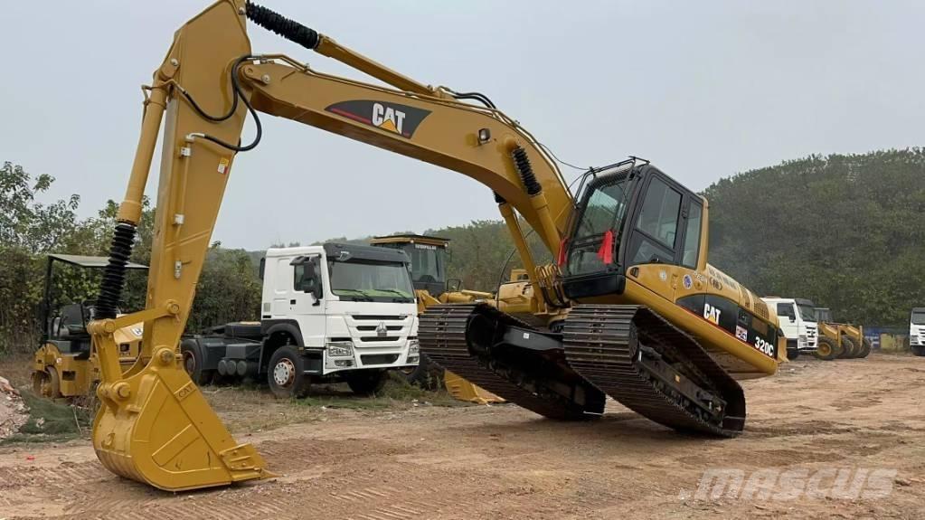 CAT 320C Roomikekskavaatorid