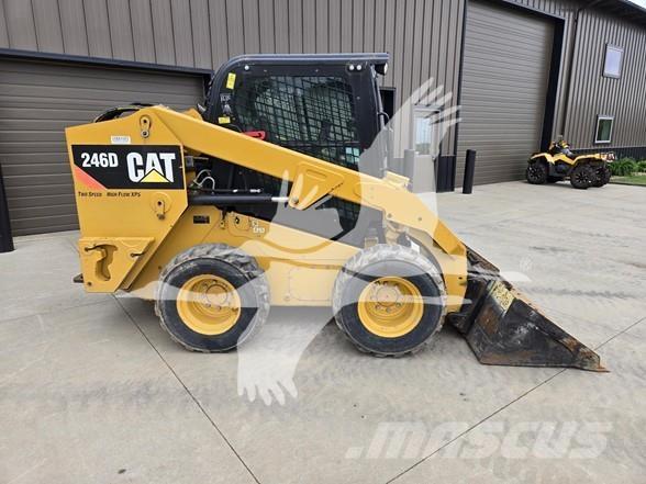CAT 246D Kompaktlaadurid