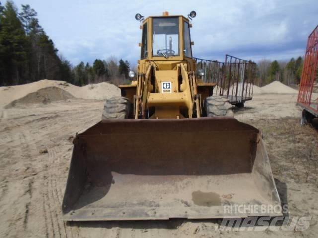 CAT 930 Rataslaadurid