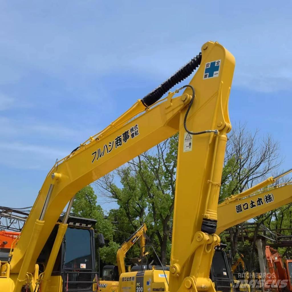 Komatsu PC 220-8/ Roomikekskavaatorid