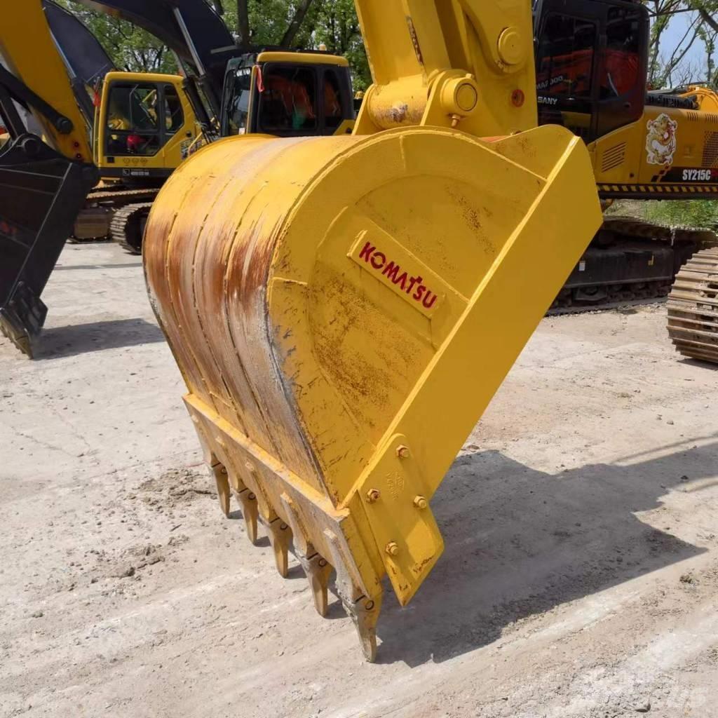 Komatsu PC 220-8/ Roomikekskavaatorid