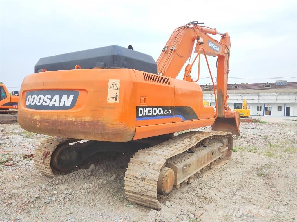 Doosan DH300LC-7 Roomikekskavaatorid