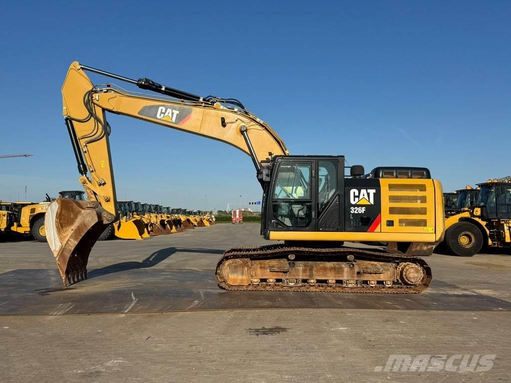CAT 326FL Roomikekskavaatorid