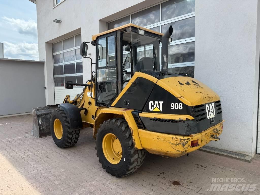CAT 908 Rataslaadurid