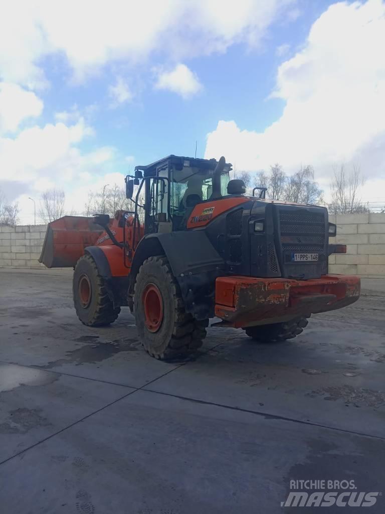 Hitachi ZW 220-6 Ratasekskavaatorid