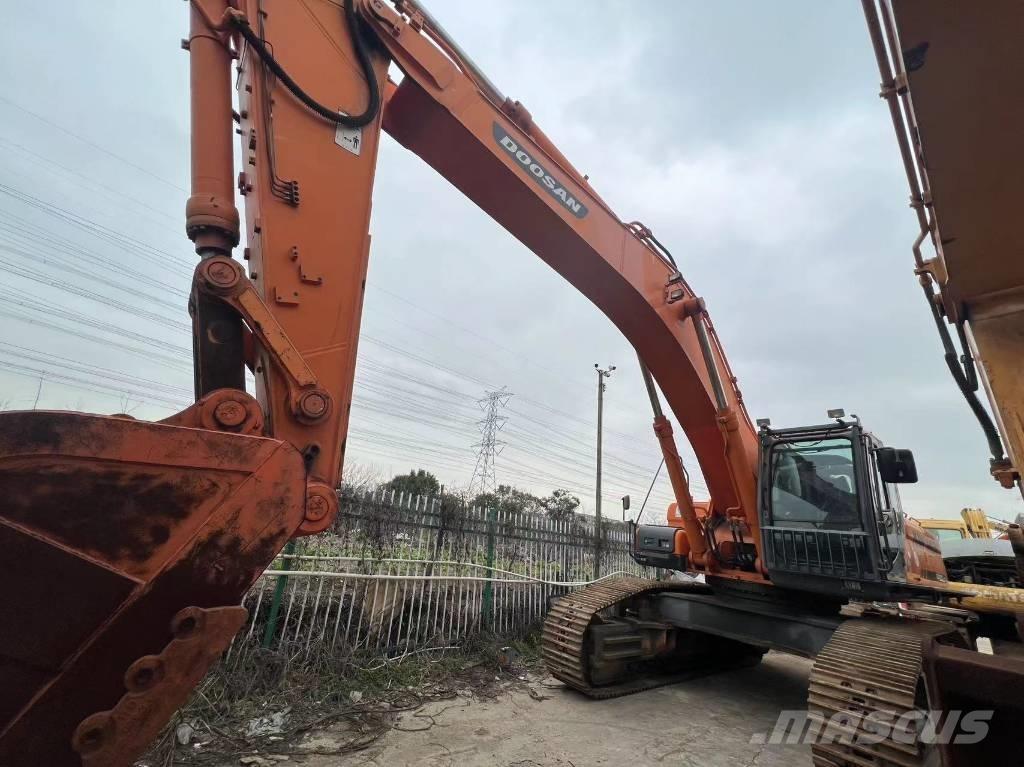 Doosan DX 500 LCA Roomikekskavaatorid