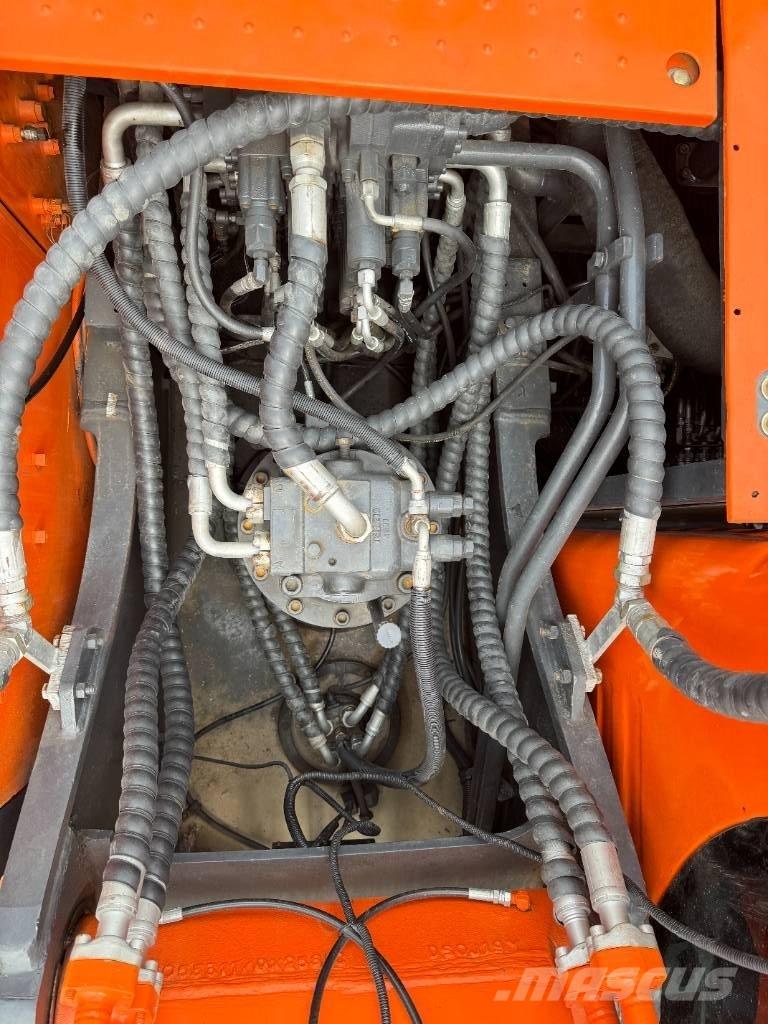 Doosan DX 300 Roomikekskavaatorid