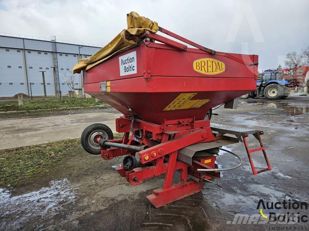 Bredal F 2 Mineraalväetise laoturid