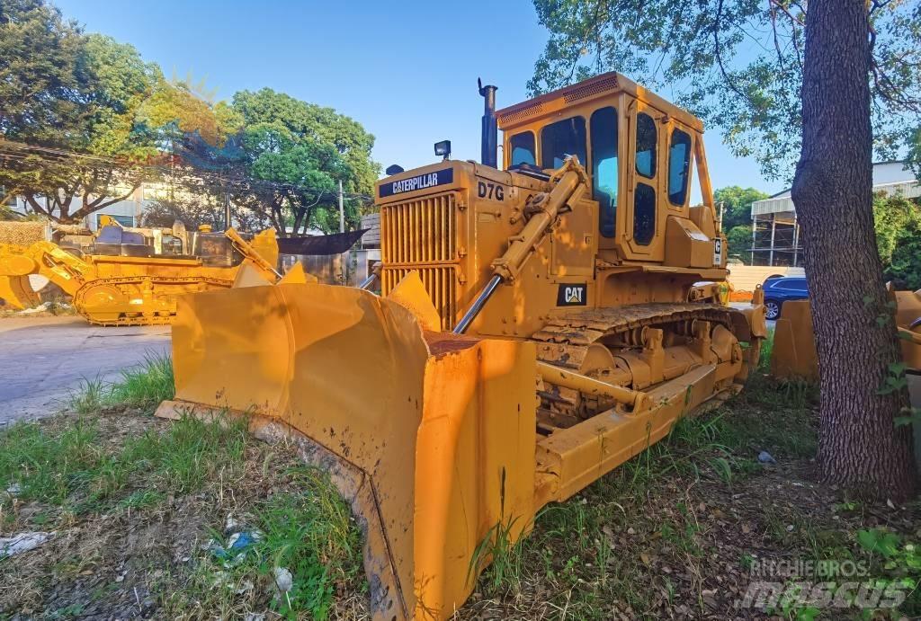 CAT D 7 G Buldooserid