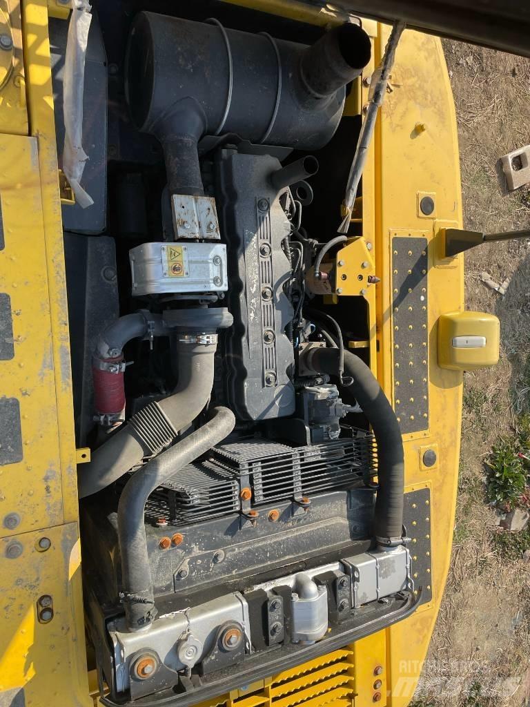 Komatsu PC 210 LC-7 Roomikekskavaatorid