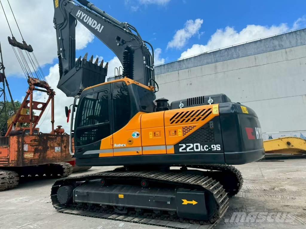 Hyundai r220lc-9s Väikeekskavaatorid 7t-12t