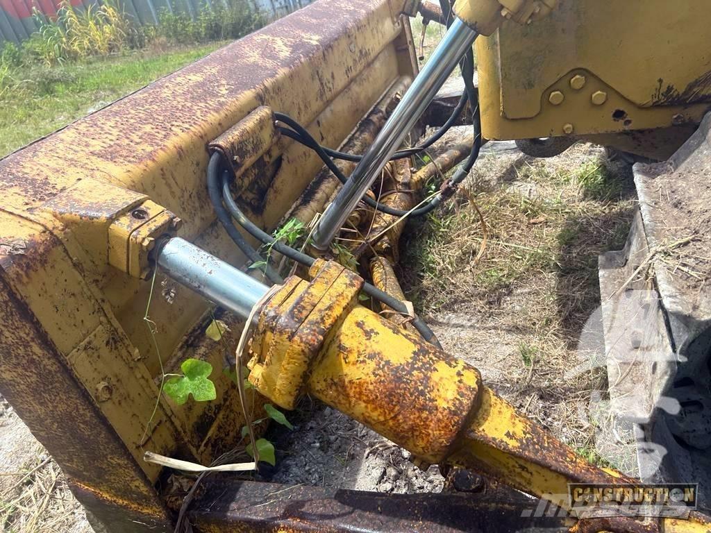 CAT D 6 C Buldooserid