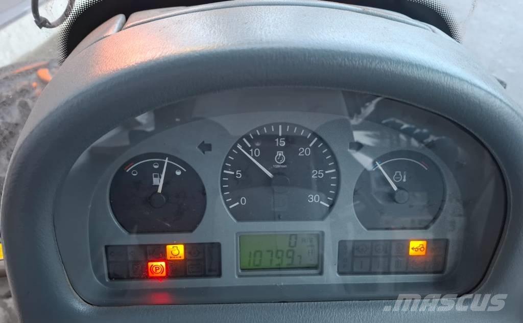 Valtra 8950 Traktorid