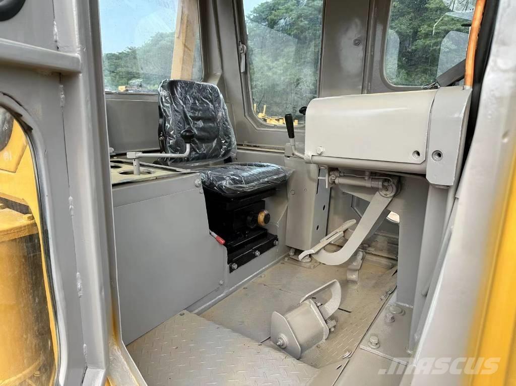CAT D7G Buldooserid