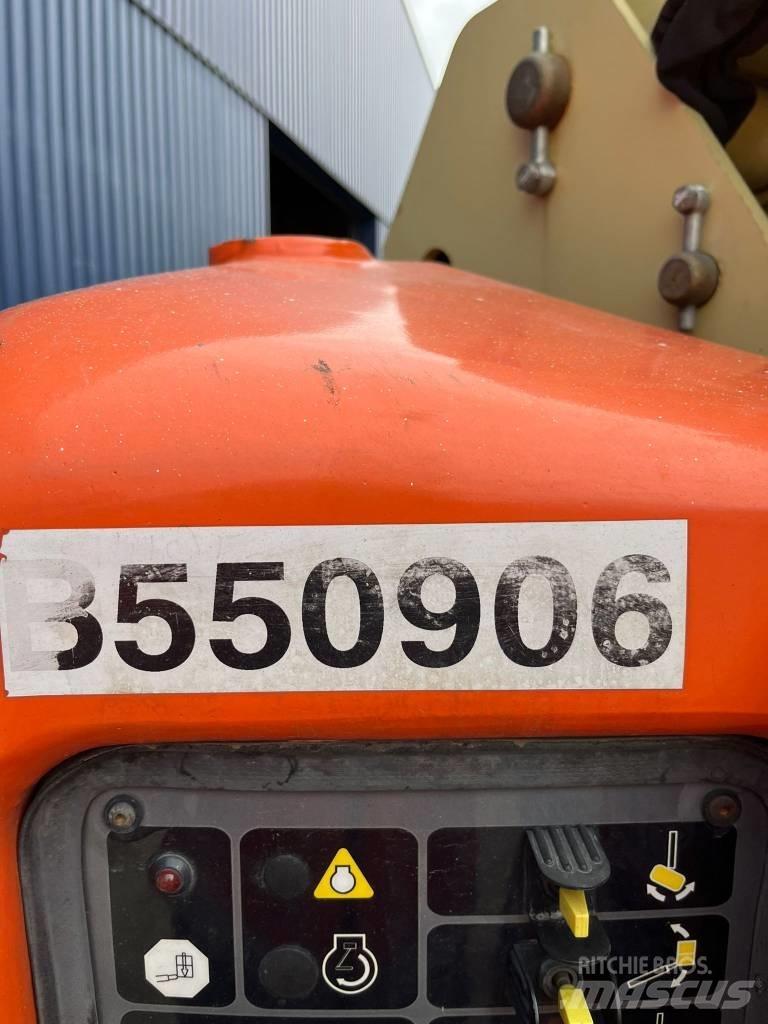 JLG E 450 AJ Iseliikuvad poomtõstukid