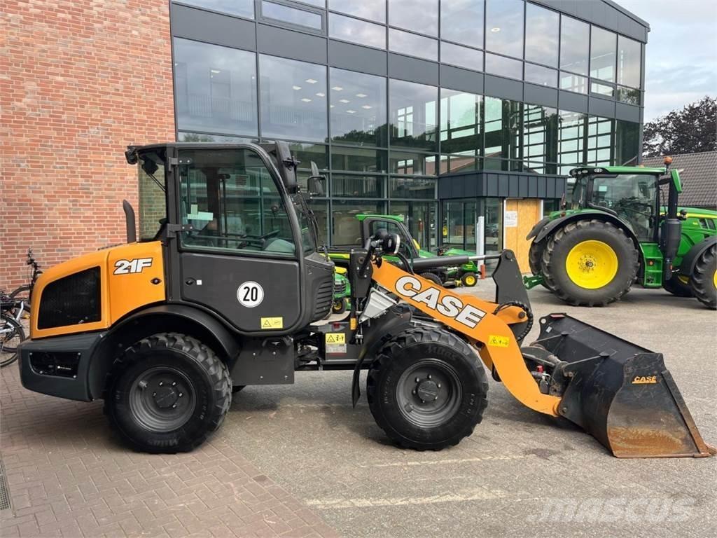 CASE 21F Rataslaadurid