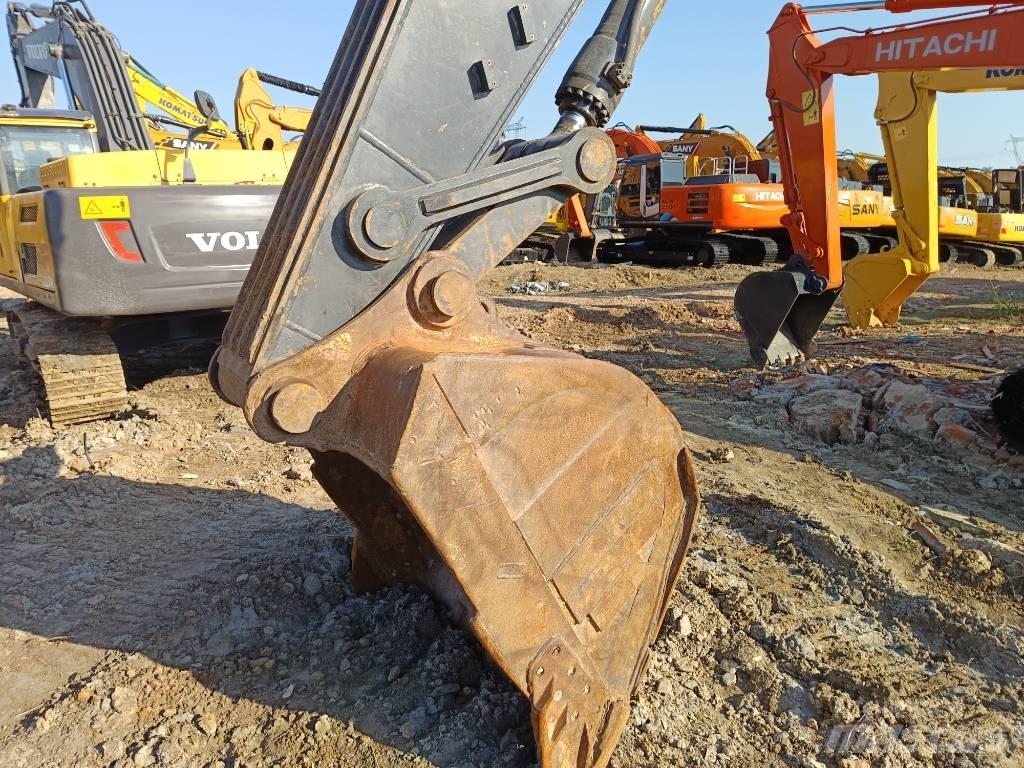 Volvo EC 240 Roomikekskavaatorid