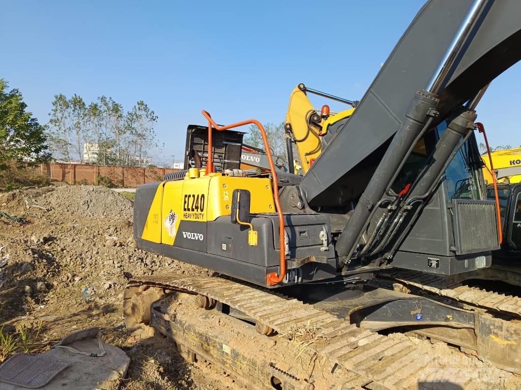 Volvo EC 240 Roomikekskavaatorid