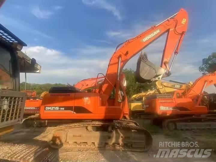 Doosan DH 215-9E Roomikekskavaatorid