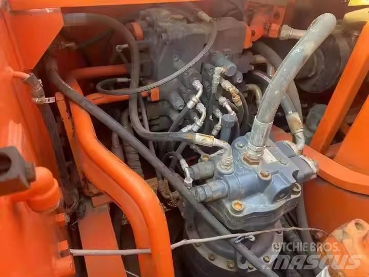 Doosan DH 215-9E Roomikekskavaatorid