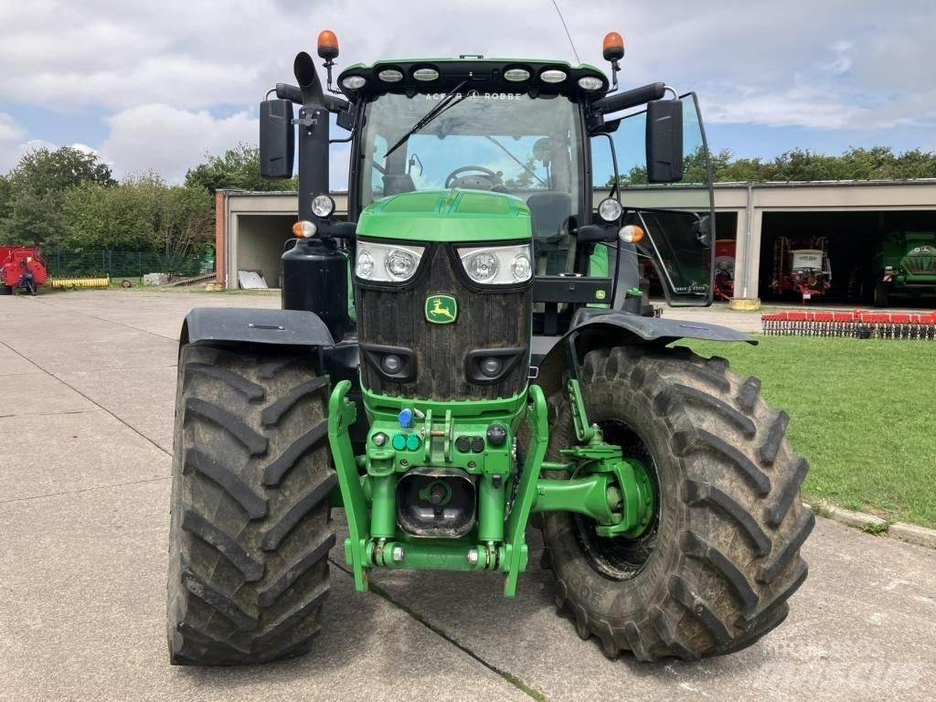 John Deere 6215R Traktorid