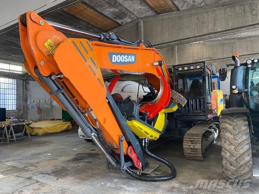 Doosan DX 235 NLC-5 Roomikekskavaatorid