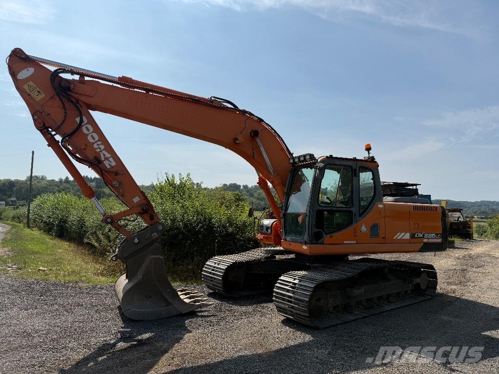 Doosan DX 225 LC Roomikekskavaatorid
