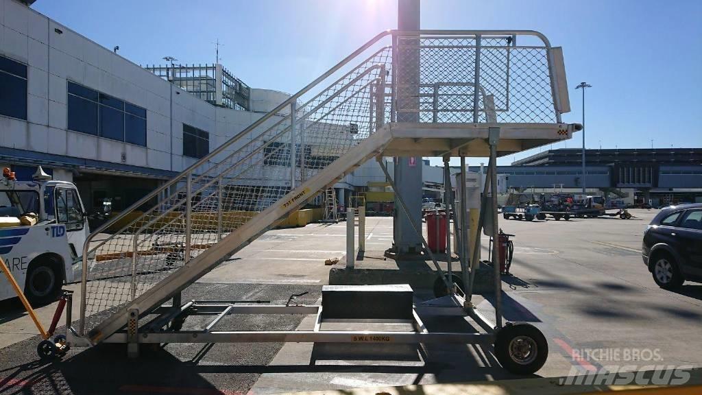  PASSENGER STAIRS Muud